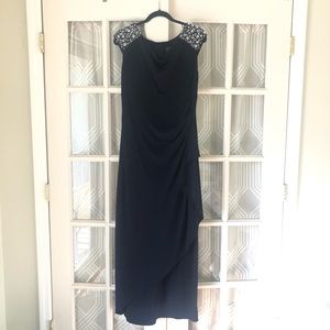 FLATTERING NAVY BLUE EVENING GOWN! NEVER WORN!